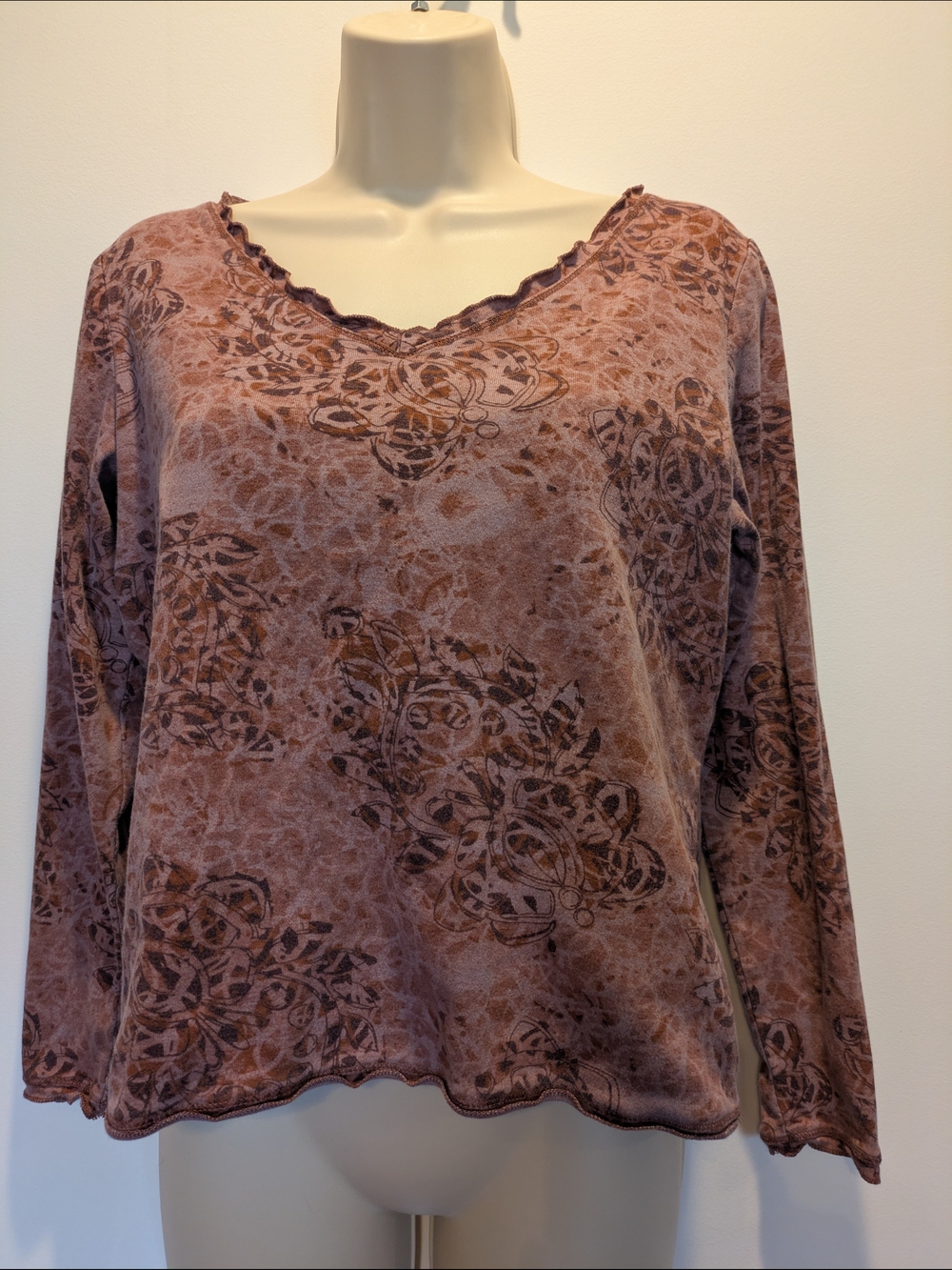 Women's Dusty Rose Floral-Print Long Sleeve V-Neck Blouse Large